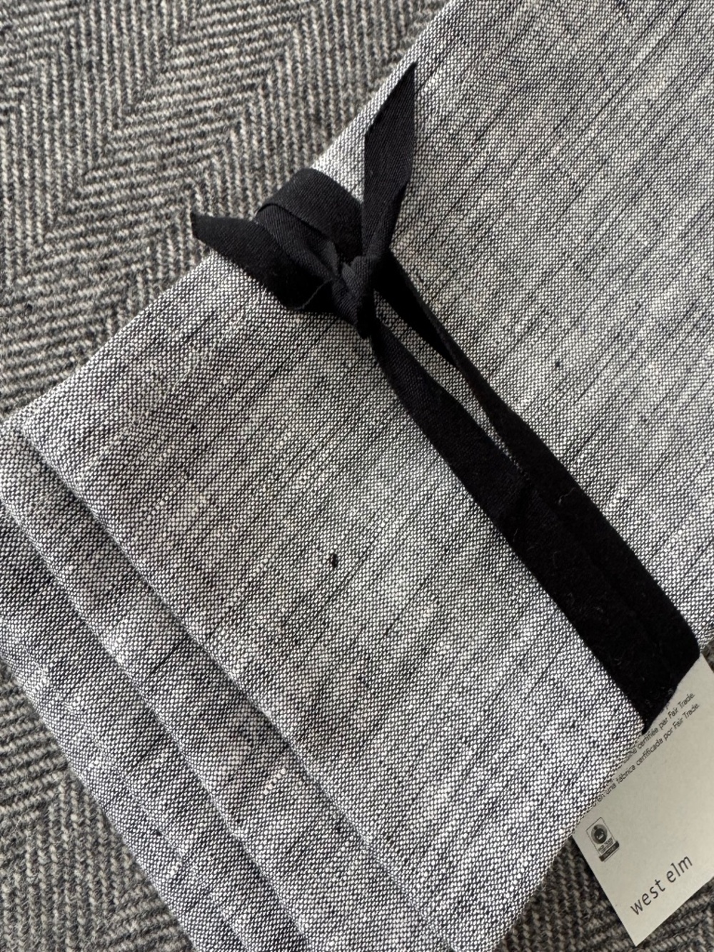 NWT, WEST ELM, 100% LINEN NAPKINS,IN GREY MELANGE, SET OF FOUR